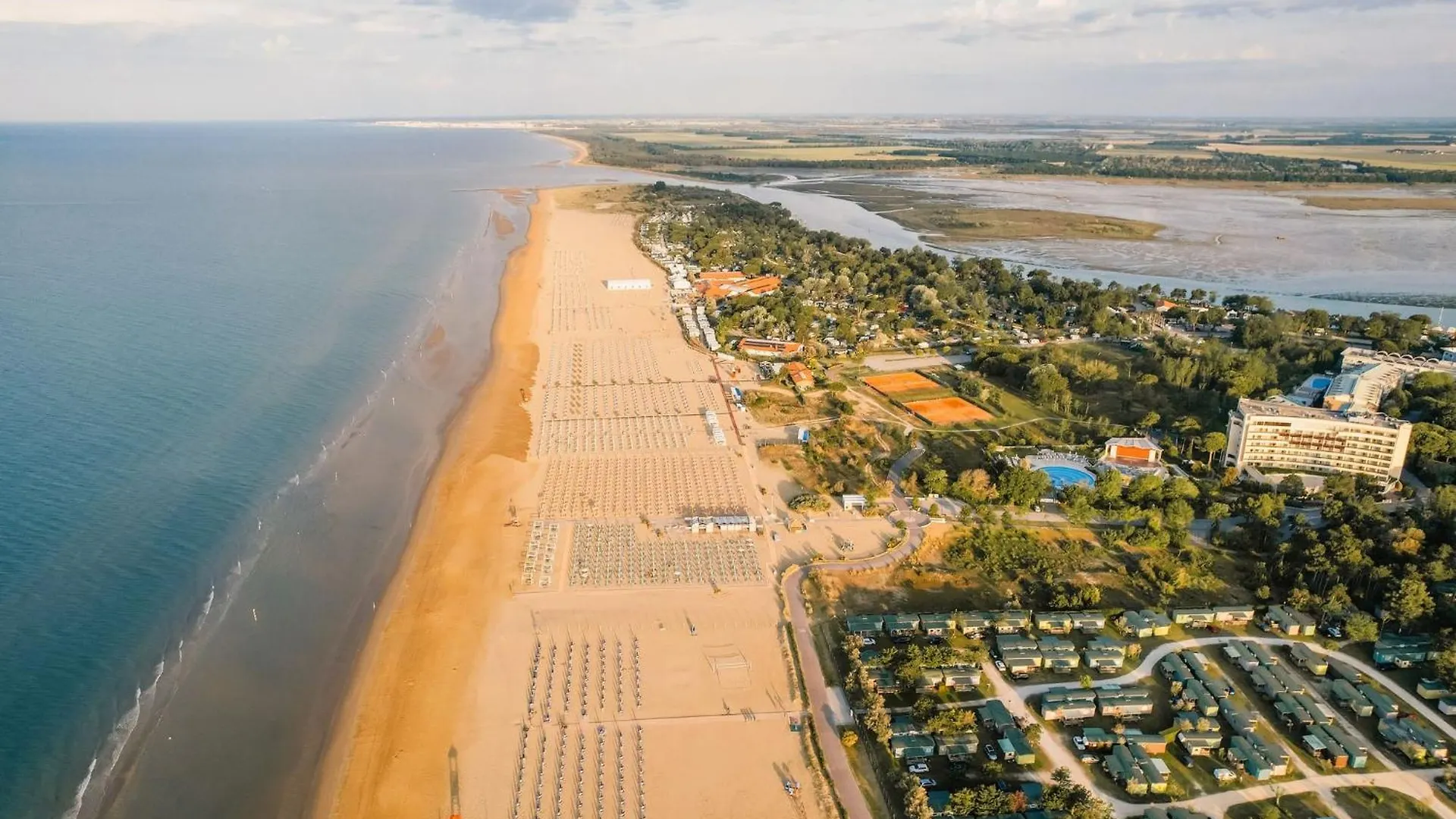 Seaview Flat Perfect For Families-Beahost Rentals Bibione 0*,  Italy